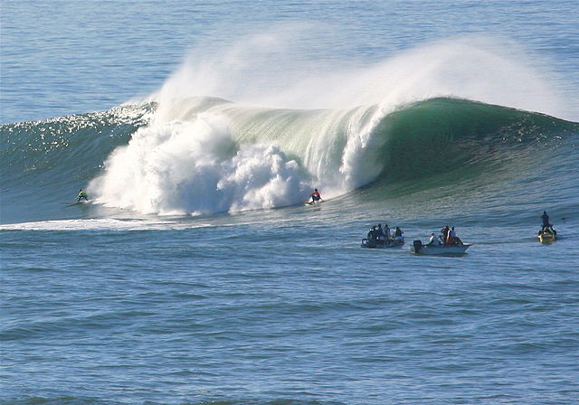 File:Surfers at Mavericks.jpg