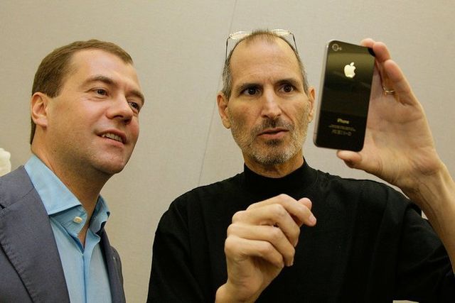 File:Medvedev and Steve Jobs.jpg