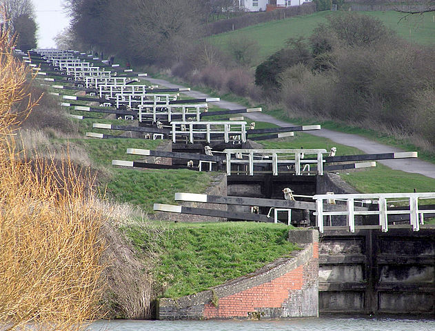 File:Caen.hill.locks.in.devizes.arp.jpg