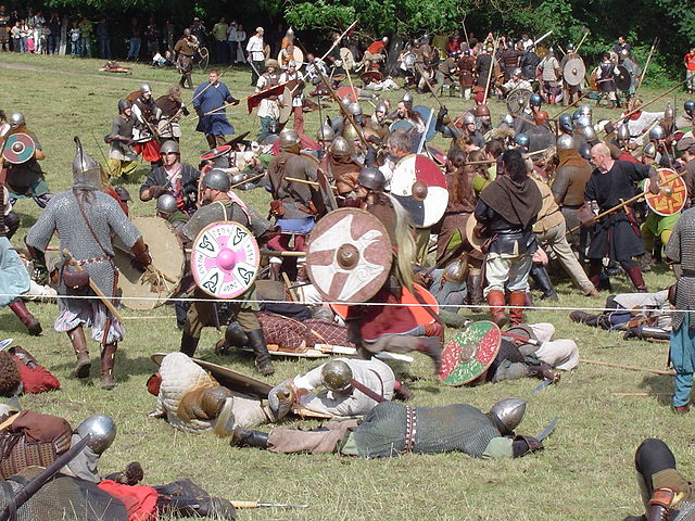 File:Vikings fight.JPG