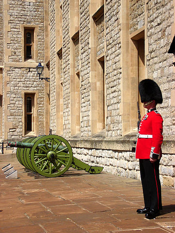 File:Jewel House guard.JPG
