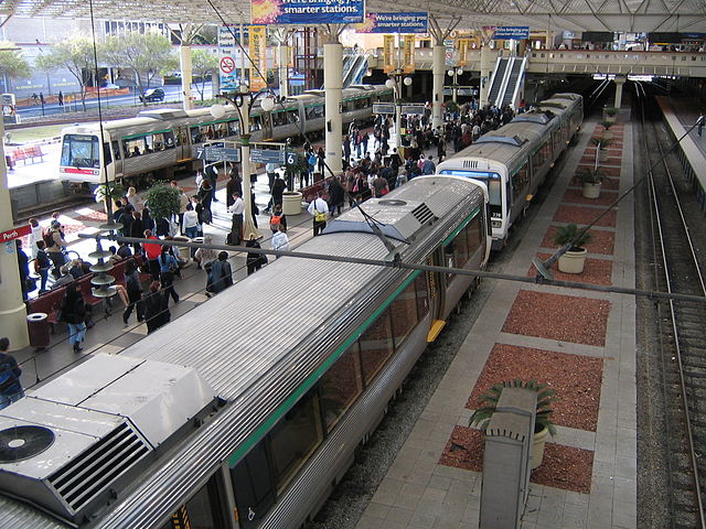 File:PerthRailwayStation gobeirne.jpg