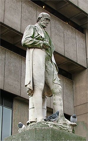 File:James Watt - Statue - Birmingham - 2005-10-13.jpg