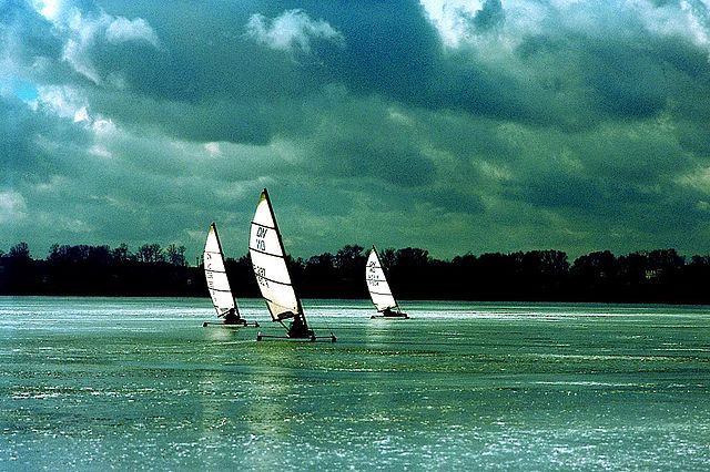 File:Ice surfing.jpg