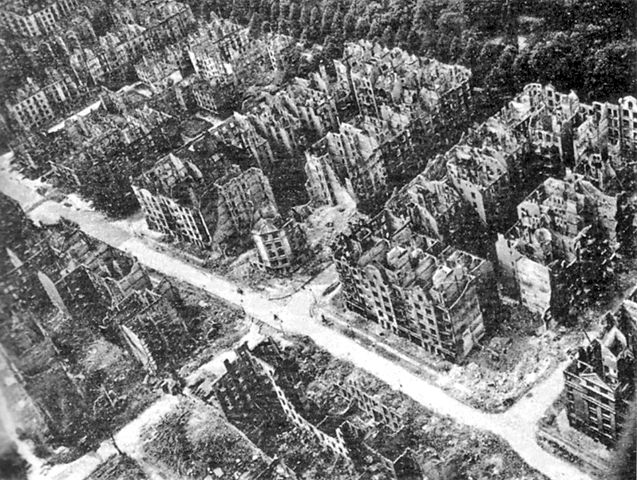 File:Hamburg after the 1943 bombing.jpg