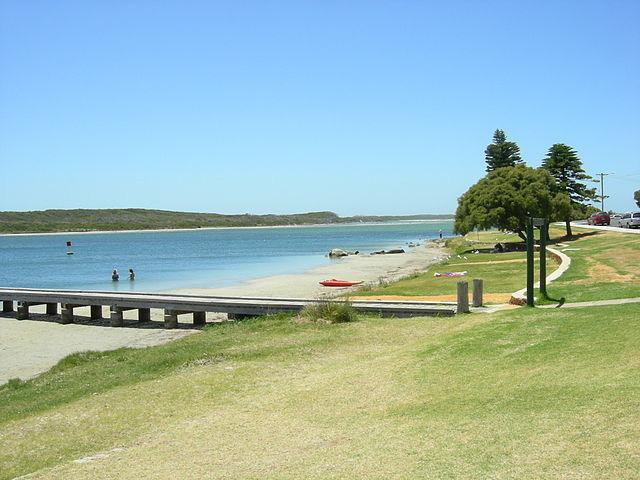 File:Colour patch near Blackwood mouth.jpg