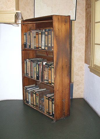 File:AnneFrankHouse Bookcase.jpg