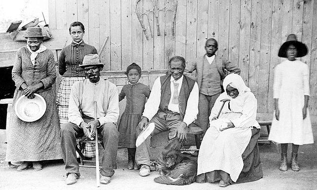 File:Harriet Tubman, with rescued slaves, New York Times.JPG