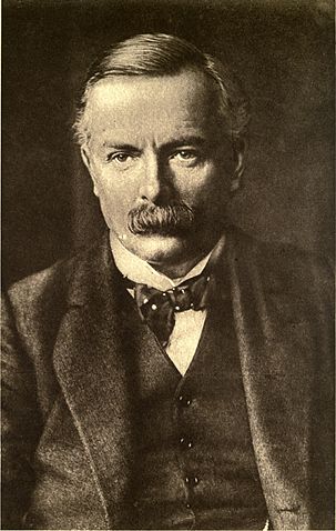 File:David Lloyd George 1915.jpg