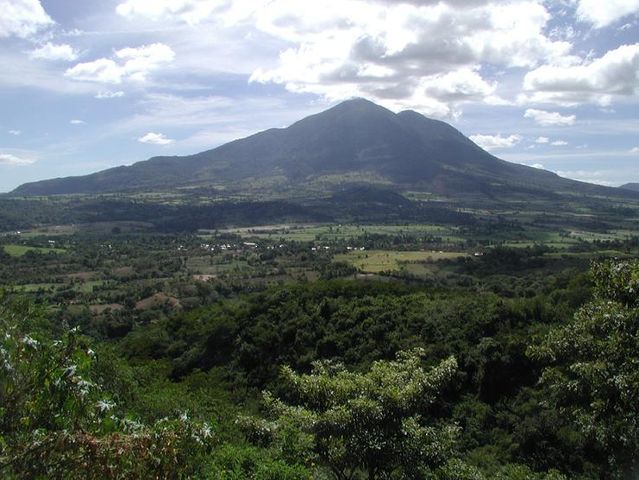 File:Sanvicentevolcanojiboavalley.jpg