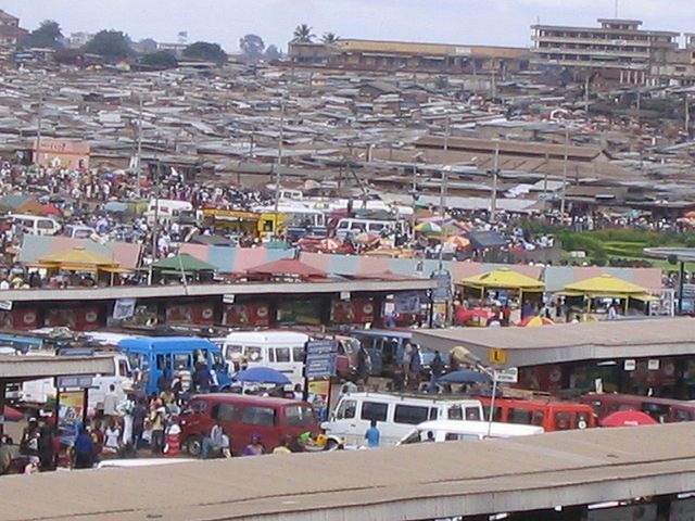 File:Markt kumasi.jpg