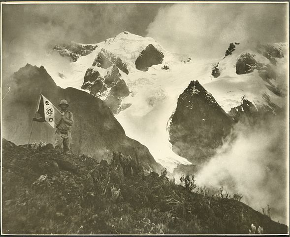 File:Explorer Chapin with Club Flag -4.JPG