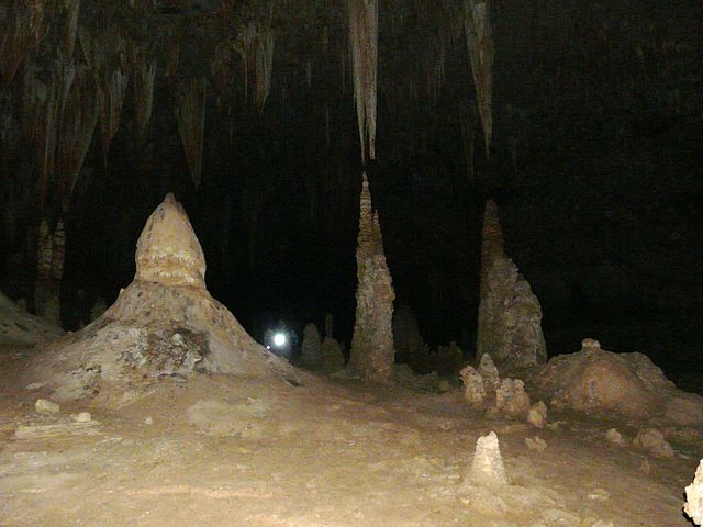 File:Socotra Cave 06.JPG