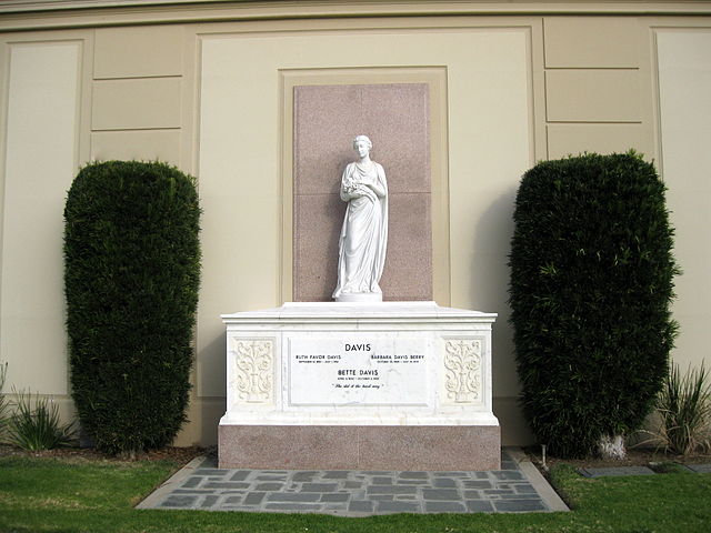 File:Bette Davis grave.JPG