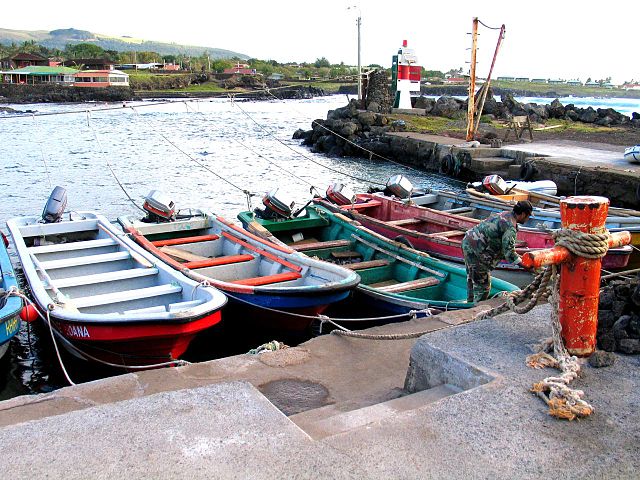 File:EasterIslandsFishingBoats.jpg