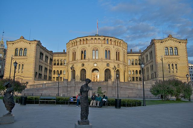 File:Stortinget 2009.jpg