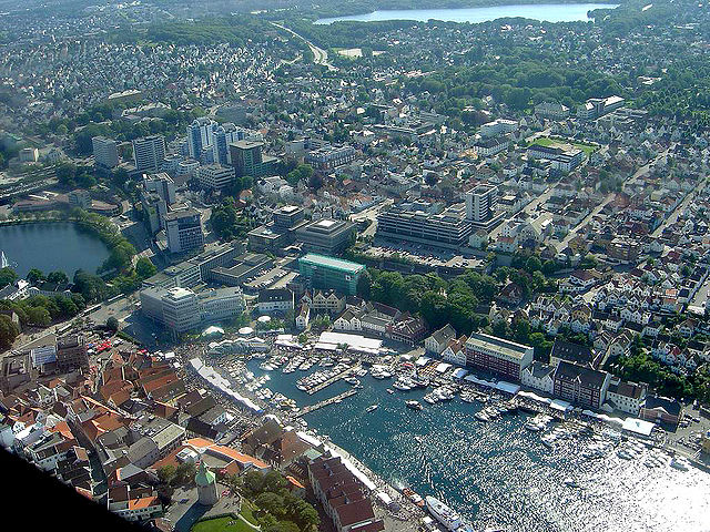 File:Stavanger Sentrum-Airphoto-modf.jpg