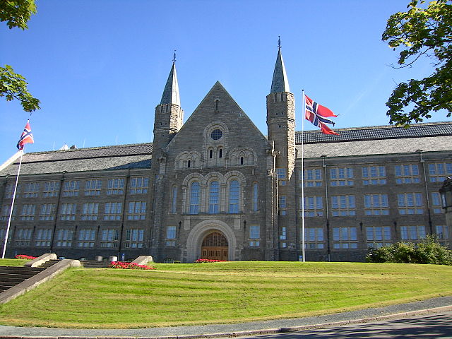 File:NTNU Trondheim Mainbuilding.jpg