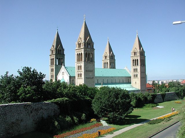 File:Pecs(hungary)103.jpg